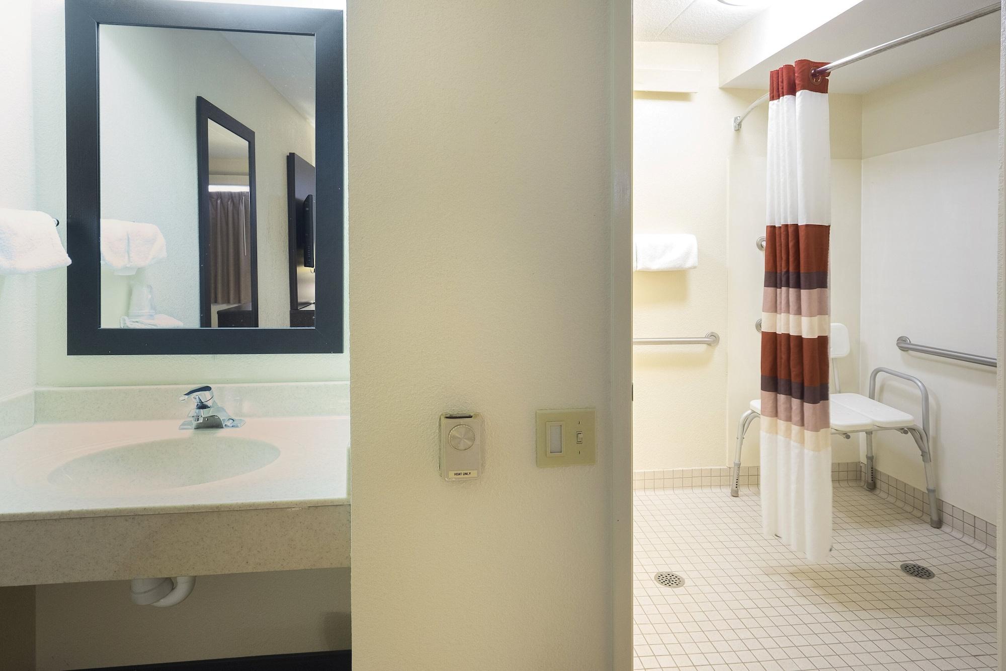 Christiana Red Roof Inn Plus+ Wilmington - Newark מראה חיצוני תמונה