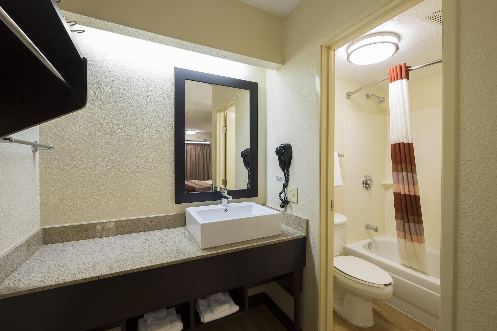 Christiana Red Roof Inn Plus+ Wilmington - Newark מראה חיצוני תמונה